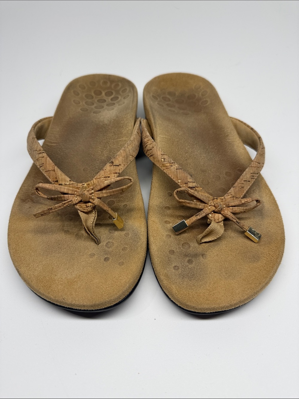 Vionic Tan Bow Thong Sandals with Cork-Textured Straps